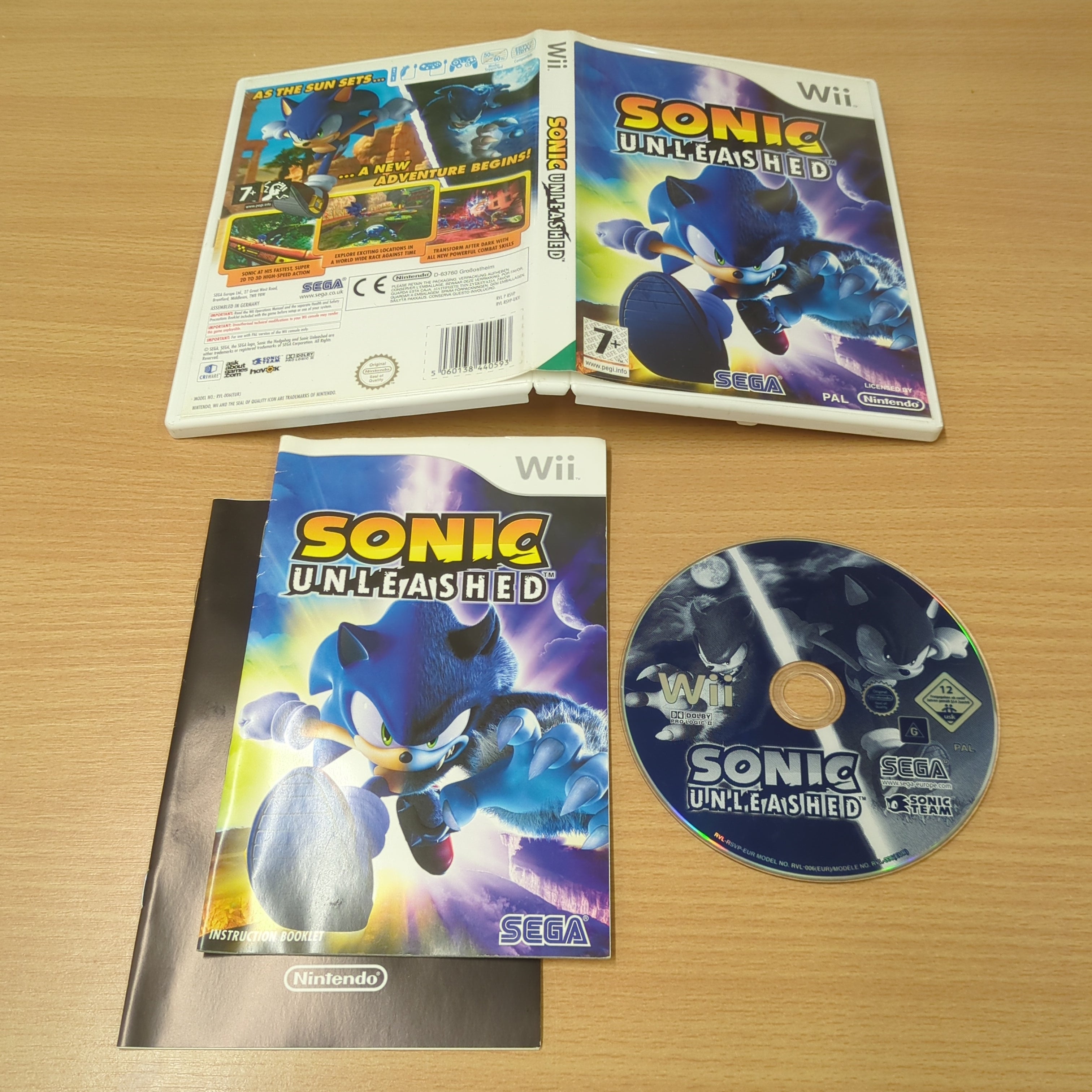 Sonic Unleashed Nintendo Wii game Sonic Unleashed Nintendo Wii game